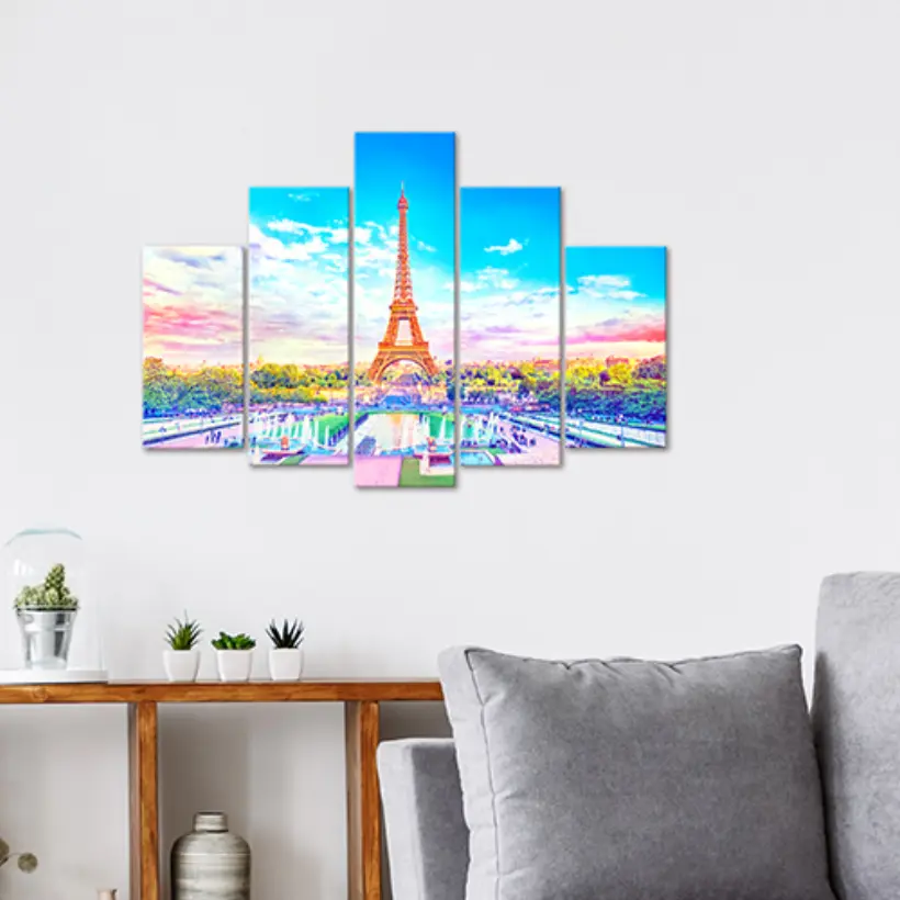 Paris-motiv på canvas i fem dele på en væg